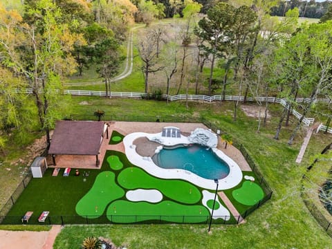 The LUX at West Event & Stay, Pool, Golf & Pickle House in The Woodlands