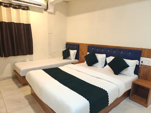 Bed, Bedroom, air conditioner