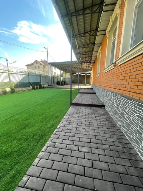Property building, Day