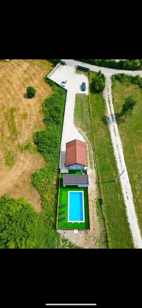 Day, Neighbourhood, Natural landscape, Bird's eye view, Pool view, Swimming pool