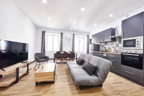 Kitchen or kitchenette, Living room, Dining area, dishwasher, oven