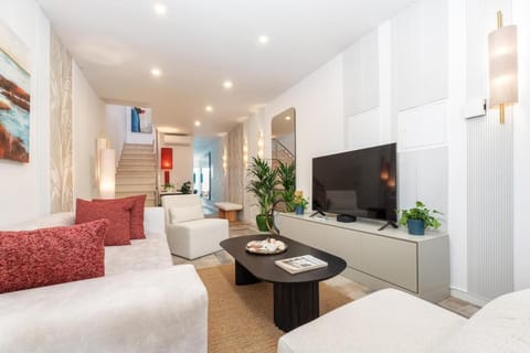 Communal lounge/ TV room, TV and multimedia, Living room, Photo of the whole room, Seating area