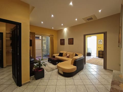 TV and multimedia, Living room, Photo of the whole room, Seating area