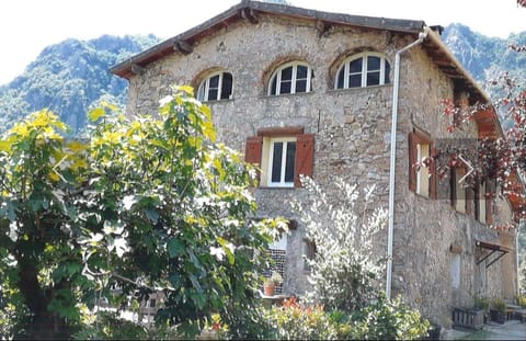 Property building, Natural landscape, Landmark view, Mountain view