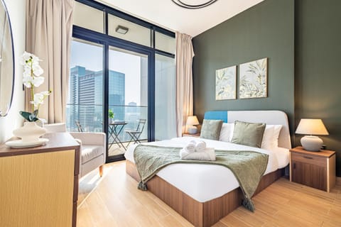 Full Canal View - Upgraded - Huge Balcony - 5 min walk from ADGM, Cleveland & Galleria - Ideal for Corporate Guests & Business Professionals Apartment in Abu Dhabi