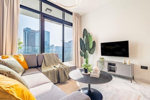 Full Canal View - Upgraded - Huge Balcony - 5 min walk from ADGM, Cleveland & Galleria - Ideal for Corporate Guests & Business Professionals Apartment in Abu Dhabi