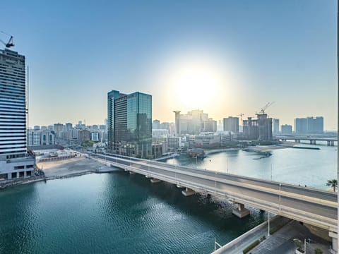 Full Canal View - Upgraded - Huge Balcony - 5 min walk from ADGM, Cleveland & Galleria - Ideal for Corporate Guests & Business Professionals Apartment in Abu Dhabi