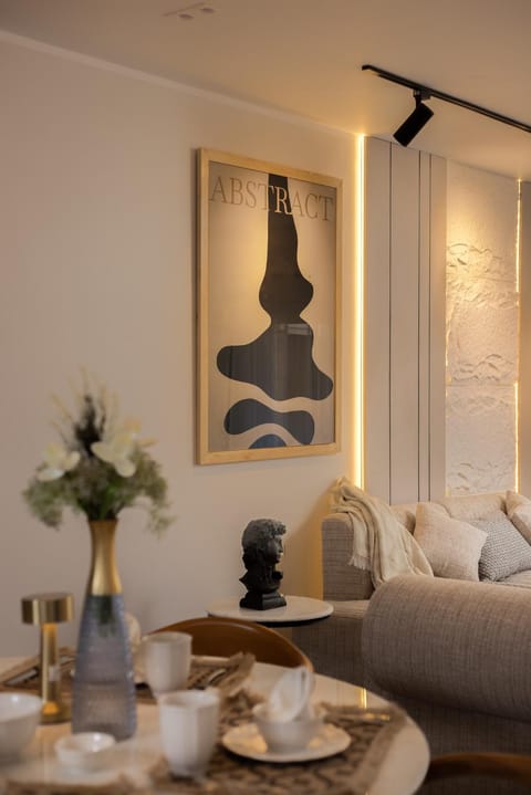 Living room, Photo of the whole room, Decorative detail, Seating area