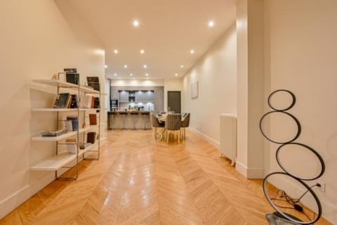 Elegant appartement 3 chambres, 3 salles de bain- Double séjour- Paris 16e- Calme et standing Apartment in Paris