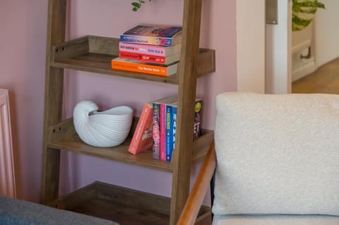 Central Belfast Apartments - Queen's Residence Apartment in Belfast