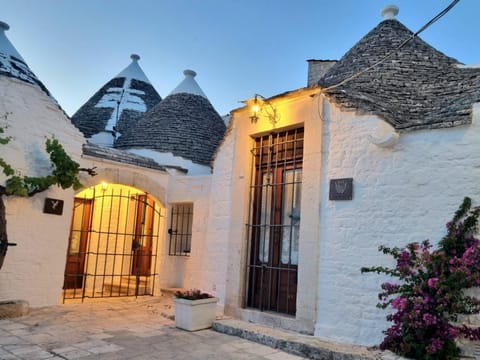 Property building, Facade/entrance, Sunset