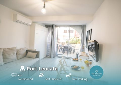 TV and multimedia, Living room, Seating area, Dining area, air conditioner