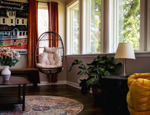 Historic Luxury Estate, Pool, Bourbon Beyond Trail House in Indiana