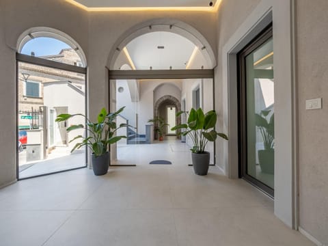 Facade/entrance, Lobby or reception