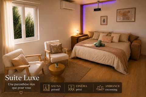 Bed, Photo of the whole room, Seating area, Bedroom, air conditioner