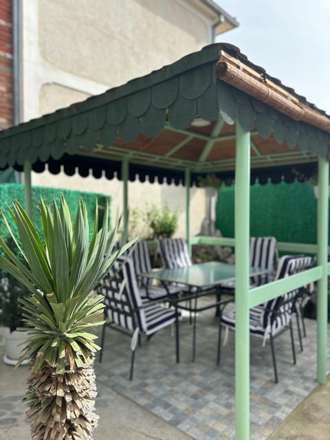 Garden, Balcony/Terrace