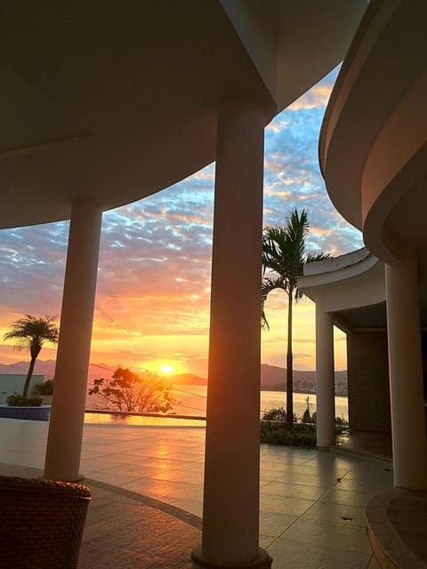 Balcony/Terrace, Sea view, Swimming pool, Sunset