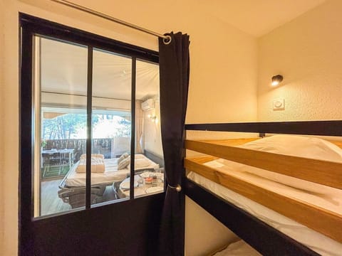 Studio dans une résidence avec piscine à Sanary Apartment in Sanary-sur-Mer