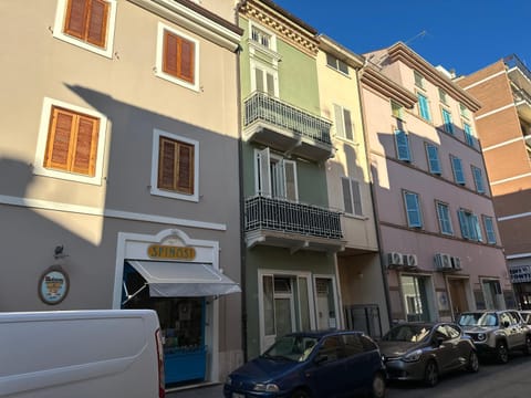 Property building, Street view