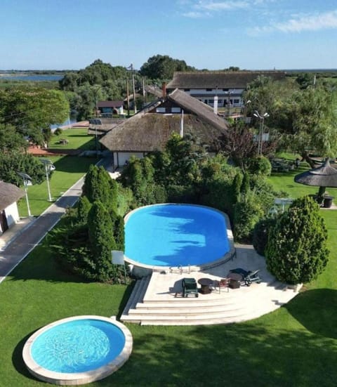 Bird's eye view, Swimming pool