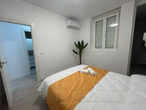 Suite Santa Faz 2 IZQ Aire Acondicionado 3 Dormitorios Apartment in Alicante