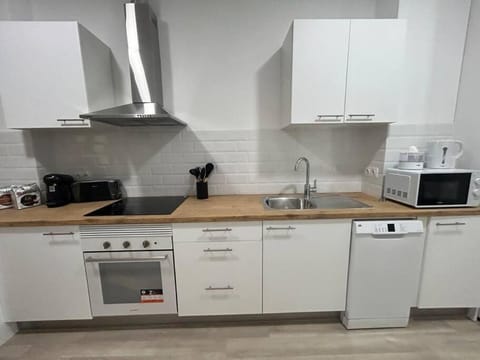 Suite Santa Faz 2 IZQ Aire Acondicionado 3 Dormitorios Apartment in Alicante