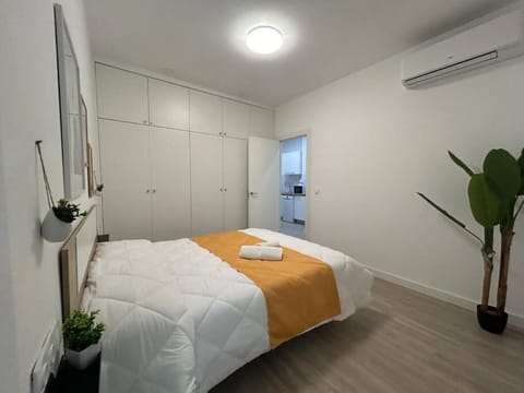 Suite Santa Faz 2 IZQ Aire Acondicionado 3 Dormitorios Apartment in Alicante