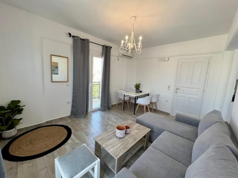 Blue Wave Suites-Apartment Agia Anna Naxos Apartment in Naxos, Naxos and Lesser Cyclades, Greece