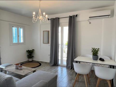 Blue Wave Suites-Apartment Agia Anna Naxos Apartment in Naxos, Naxos and Lesser Cyclades, Greece