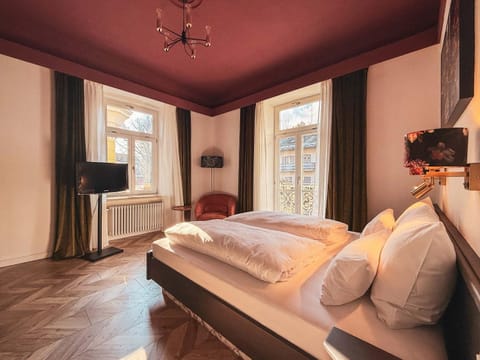 Day, TV and multimedia, Photo of the whole room