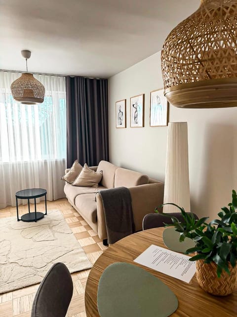 Communal lounge/ TV room, Living room, Dining area