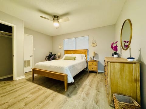 NEW Getaway by Gulfport Beach Apartment in Gulfport