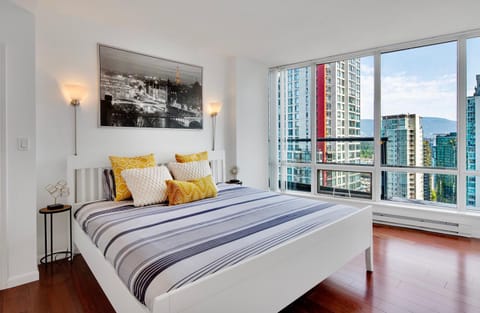 Luxury 2BR Designer Apartment In The Heart Of Downtown! Apartment in Vancouver