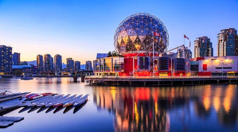 Luxury 2BR Designer Apartment In The Heart Of Downtown! Apartment in Vancouver