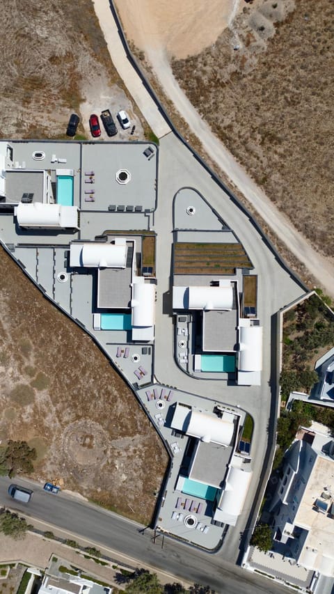 Property building, Location