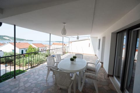 Balcony/Terrace, Seating area, Sea view