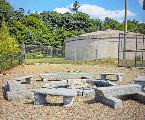 Cedar Lodge Condo with Private Balcony & Full Kitchen Apartment in Laconia