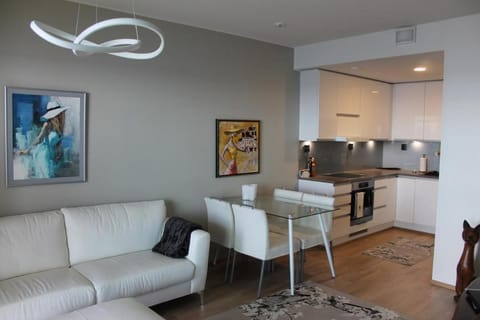 Kitchen or kitchenette, Seating area