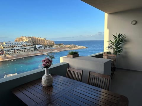 3BR Free Parking Near Sandy Beach Paceville House in Saint Julians