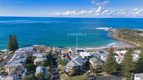 Property building, Nearby landmark, Day, Neighbourhood, Natural landscape, Bird's eye view, Beach, Sea view, Street view
