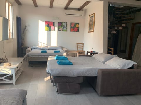 Mansarda Teatro Duse Centro Apartment in Bologna