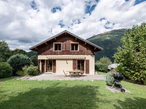 Chalet Tannuaz - 4 Bedrooms - Quiet area - By Cozee Rentals Chalet in Les Houches