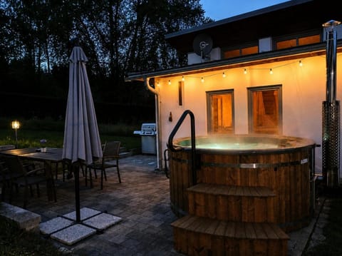 Night, Hot Tub, Hot Tub