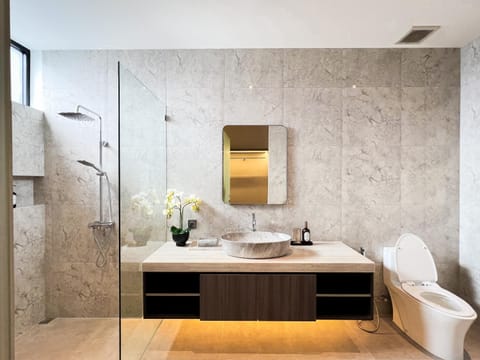 Walk To Top Cafes & Beach Modern Suite Nova 1 House in North Kuta