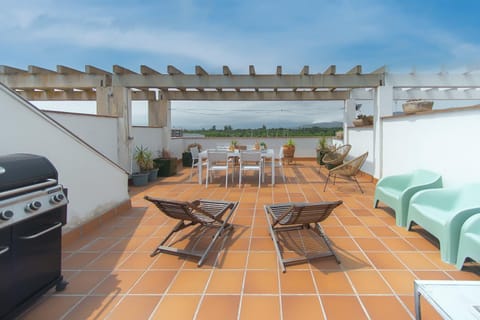 Patio, BBQ facilities, Balcony/Terrace