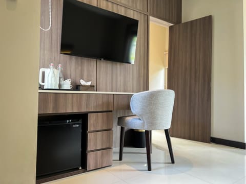 Walk To Top Cafes & Beach Modern Suite Nova 2 House in North Kuta