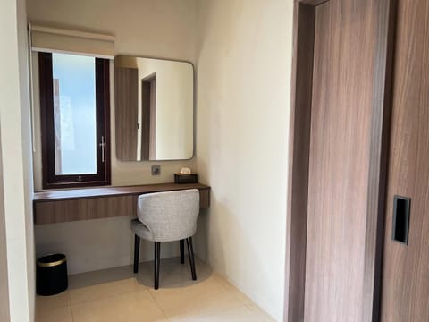 Walk To Top Cafes & Beach Modern Suite Nova 2 House in North Kuta