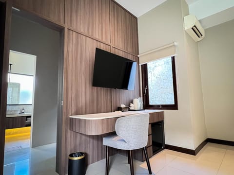 Walk To Top Cafes & Beach Modern Suite Nova 3 House in North Kuta