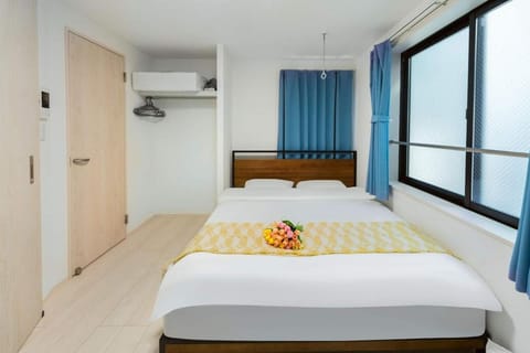 Bed, Photo of the whole room, Bedroom, wardrobe, air conditioner