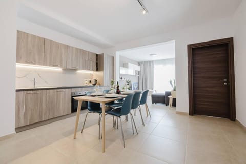 Flat 3 MLH 3BED next to city by Homely! Apartment in Malta